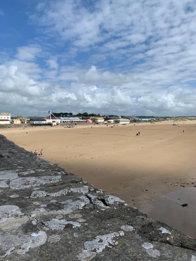 Phoenix Caravan Hire, Trecco Bay Porthcawl Exteriör bild