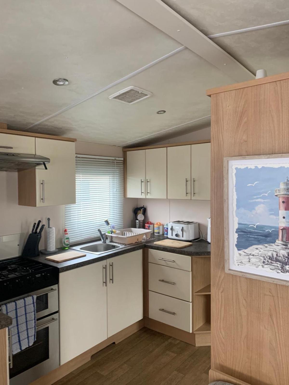 Phoenix Caravan Hire, Trecco Bay Porthcawl Exteriör bild